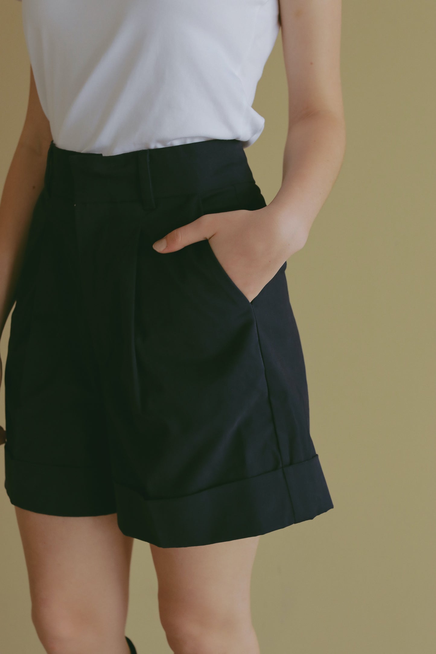 【 price down】タックショートパンツ